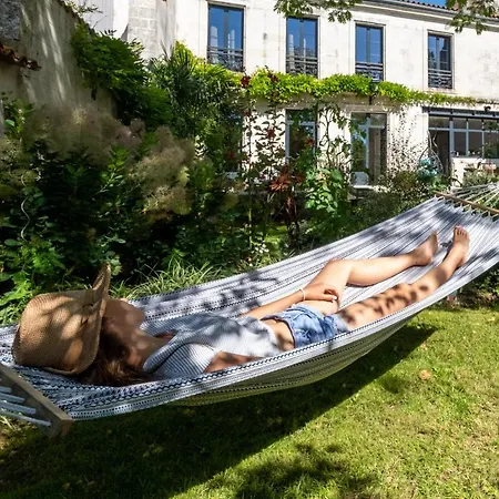 Escale Rochelaise B&b, Bain Nordique Et Sauna Tonneau