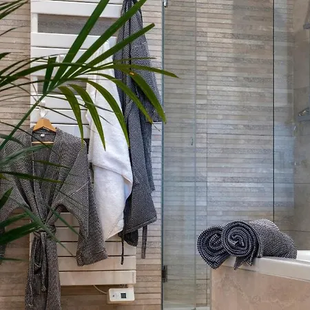 Escale Rochelaise B&b, Bain Nordique Et Sauna Tonneau Bed & Breakfast La Rochelle (Charente-Maritime)