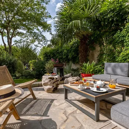 Escale Rochelaise B&b, Bain Nordique Et Sauna Tonneau 4*