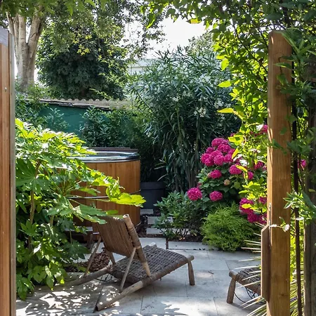 Escale Rochelaise B&b, Bain Nordique Et Sauna Tonneau La Rochelle (Charente-Maritime)