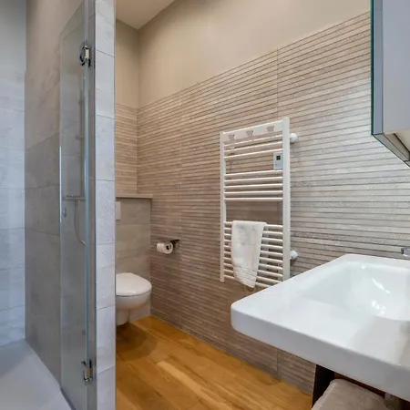 Escale Rochelaise B&b, Bain Nordique Et Sauna Tonneau Nocleg ze śniadaniem La Rochelle (Charente-Maritime)